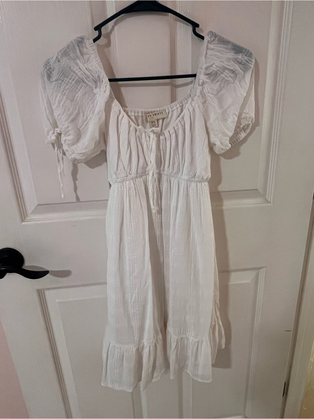 White Puff-Sleeve Women’s Dress